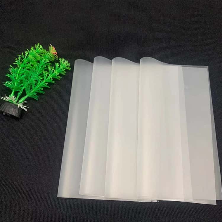 tpu半透本色0.1mm双面雾 85A水上用品服装箱等功能性薄膜3.jpg